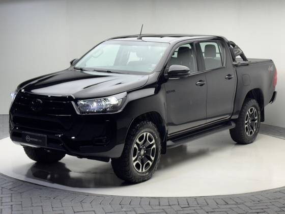 TOYOTA HILUX 2.8 D-4D TURBO DIESEL CD SRV 4X4 AUTOMÁTICO